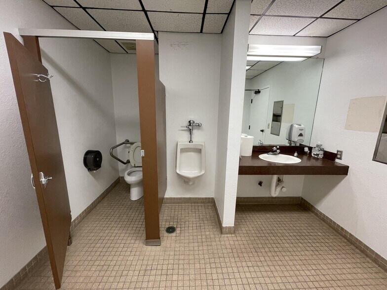 More Photos Of 6701 Davis Hwy, Pensacola Bank For Sale