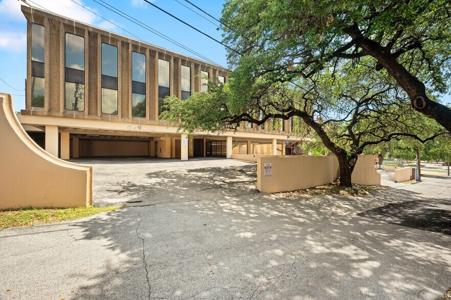 More Photos Of 1411 West Ave, Austin Office For Sale