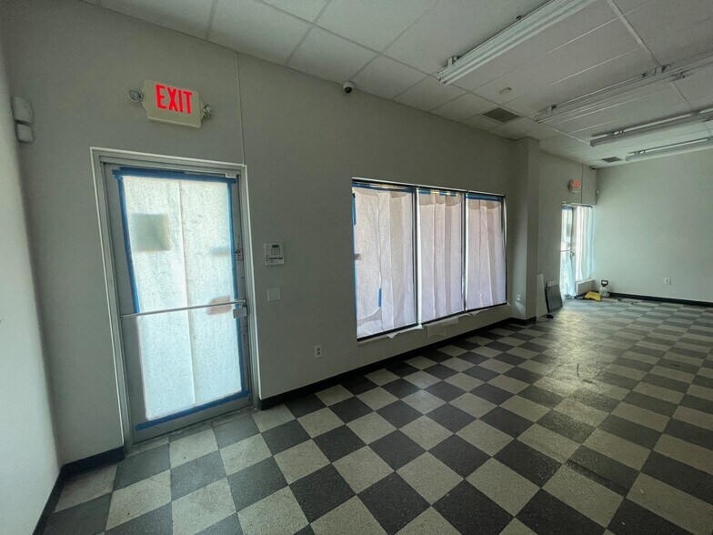 More Photos Of 800-820 Mckeesport Rd, Elizabeth Supermarket For Lease