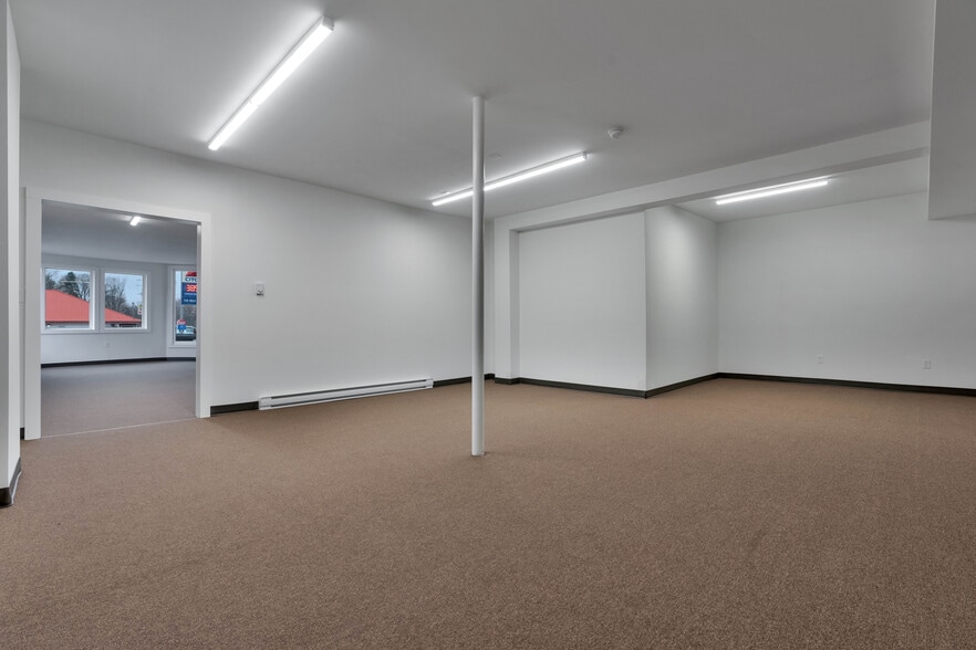 More Photos Of 924 Main St, Waterboro General Retail For Lease