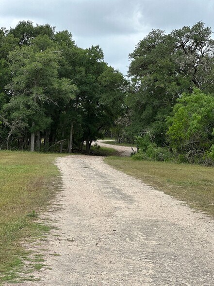 More Photos Of 5734 County Road 305, Beeville Land For Lease