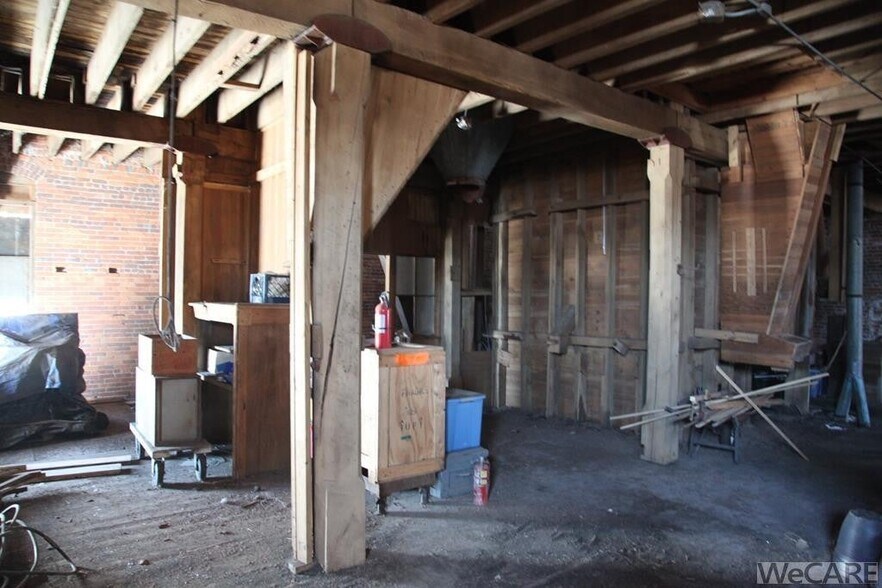 More Photos Of 203 S Main St, Mount Victory Manufacturing For Sale