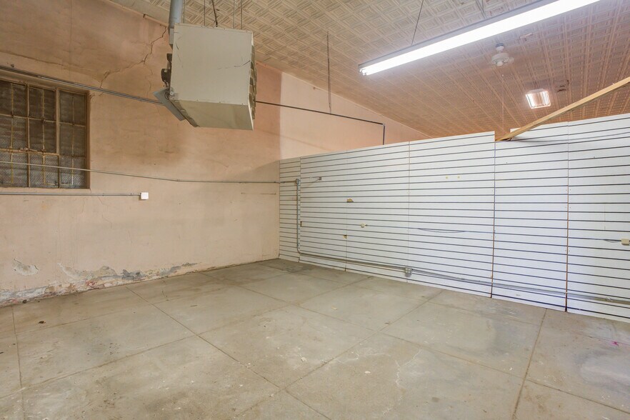 More Photos Of 1301 Buddy Holly Ave, Lubbock Warehouse For Lease