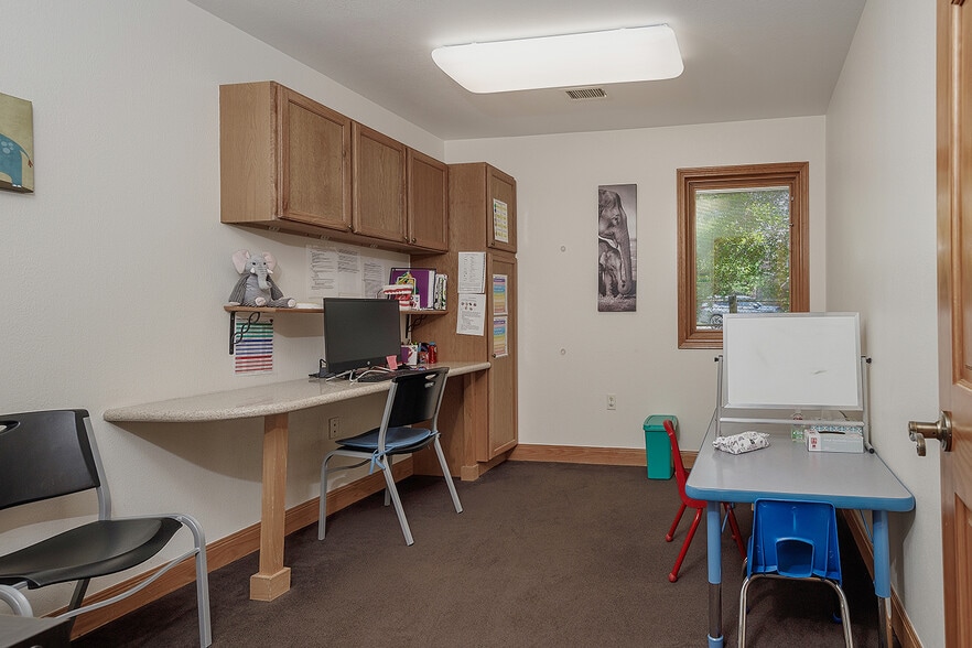 More Photos Of 26407 Oak Ridge Dr, Spring Medical For Sale