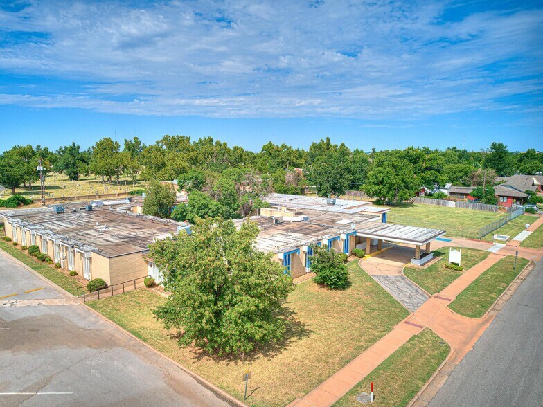 More Photos Of 901 NW 25th St, Oklahoma City Healthcare For Sale