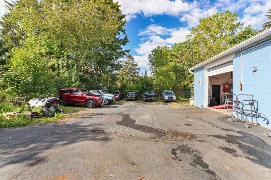 More Photos Of 1413 N 5th St, Stroudsburg Service For Sale