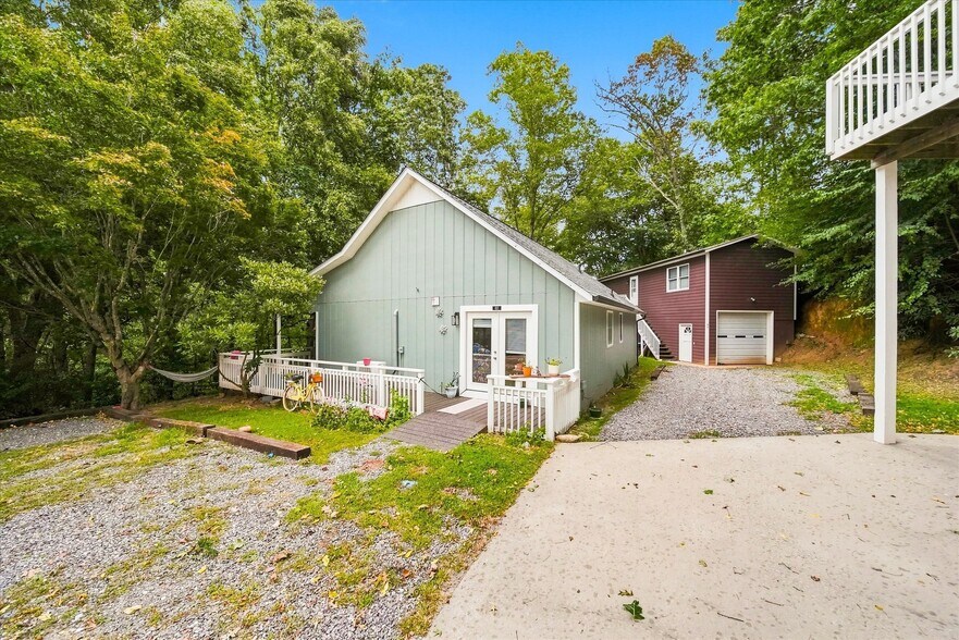 More Photos Of 80 Lindsey Ln, Burnsville Apartments For Sale