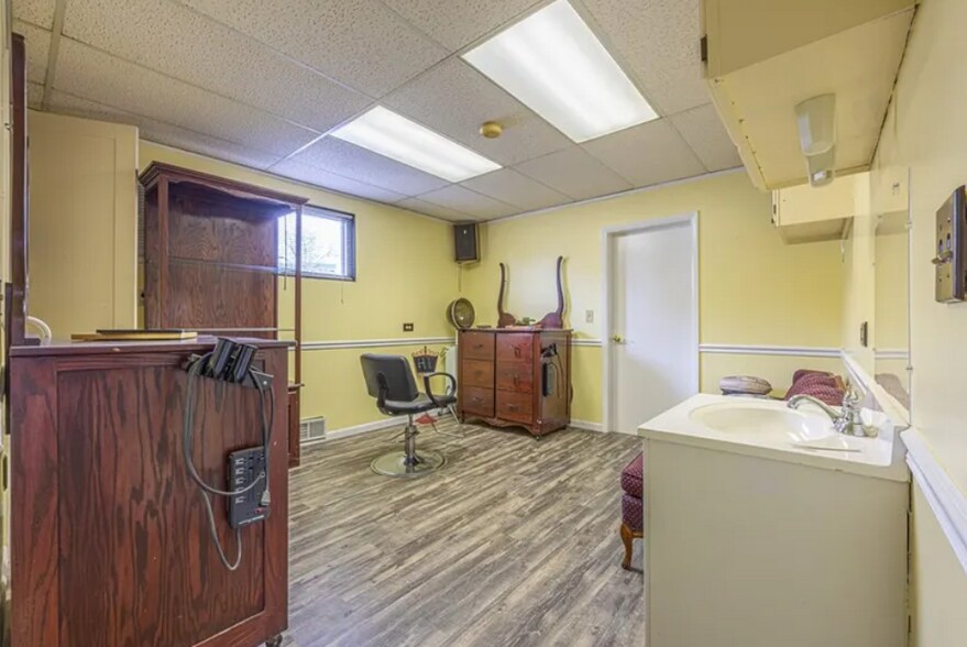 More Photos Of 161 Pittsburgh St, Uniontown Freestanding For Sale