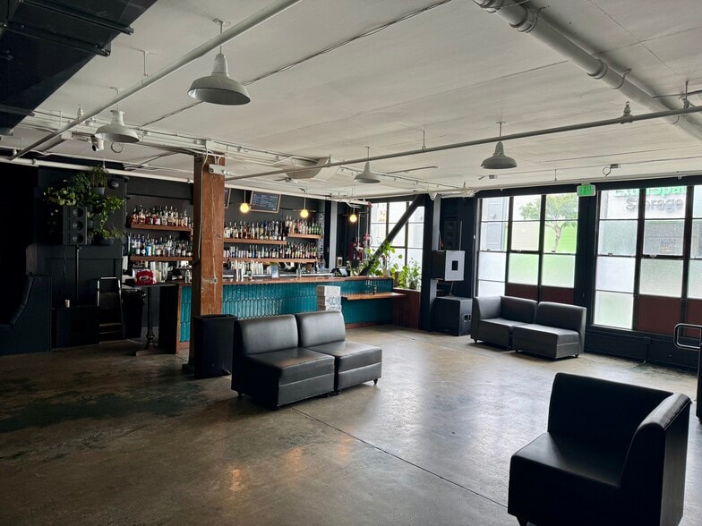 More Photos Of 1425 Folsom St, San Francisco Bar For Sale