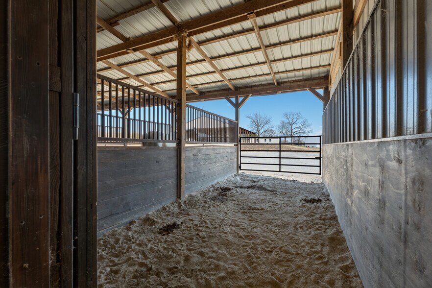 More Photos Of 13354 E 520 Rd, Colcord Sports And Entertainment For Sale