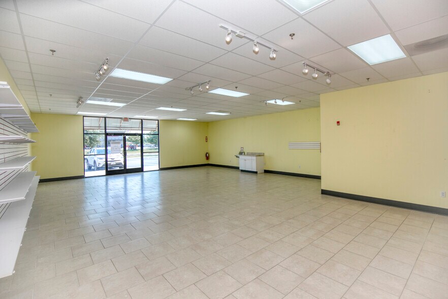 More Photos Of 11657 Lakeridge Pky, Ashland Unknown For Lease