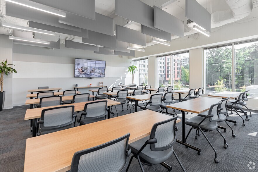 More Photos Of 121 Perimeter Ctr W, Atlanta Coworking Space