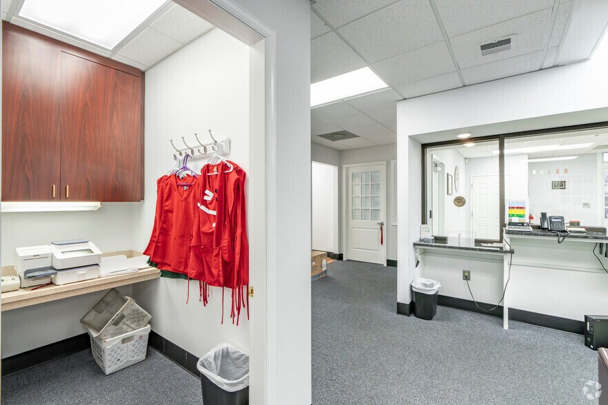More Photos Of 125 E Virginia Ave, Bessemer City Bank For Sale