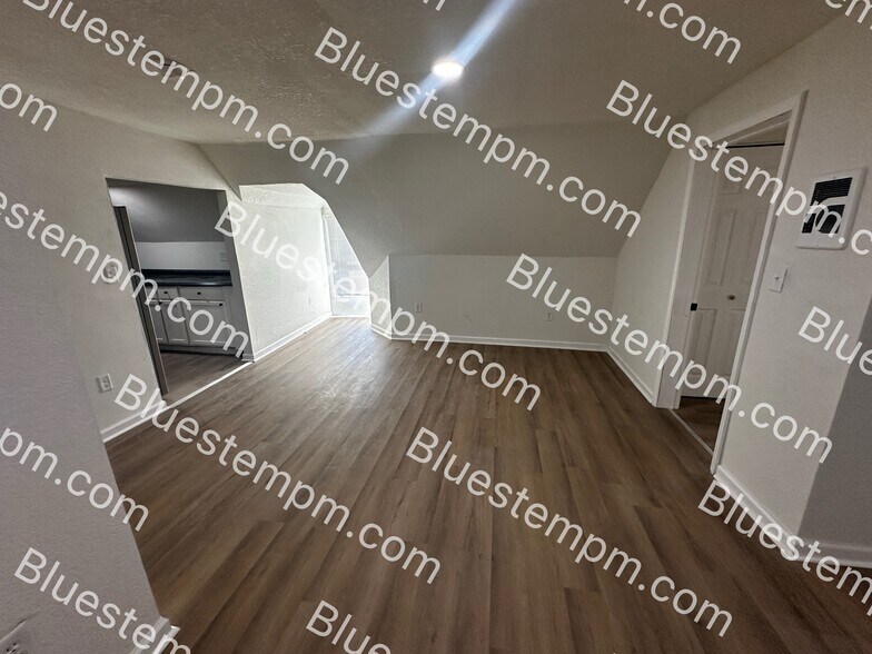 More Photos Of 1115 Felix St, Saint Joseph Apartments For Sale