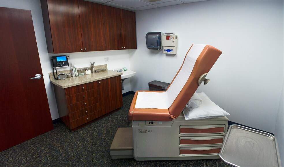 More Photos Of 23365 Hawthorne Blvd, Torrance Medical For Lease