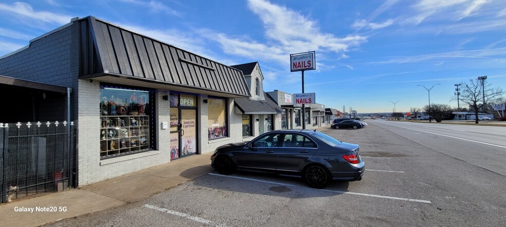 More Photos Of 5907-5917 E Lancaster Ave, Fort Worth Storefront Retail Office For Lease