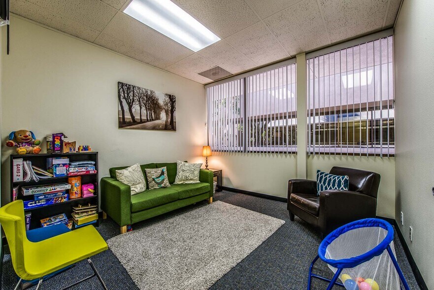 More Photos Of 1301 E Orangewood Ave, Anaheim Office For Sale