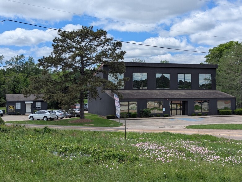 Primary Photo Of 7945 Eastex Fwy, Beaumont Office For Sale