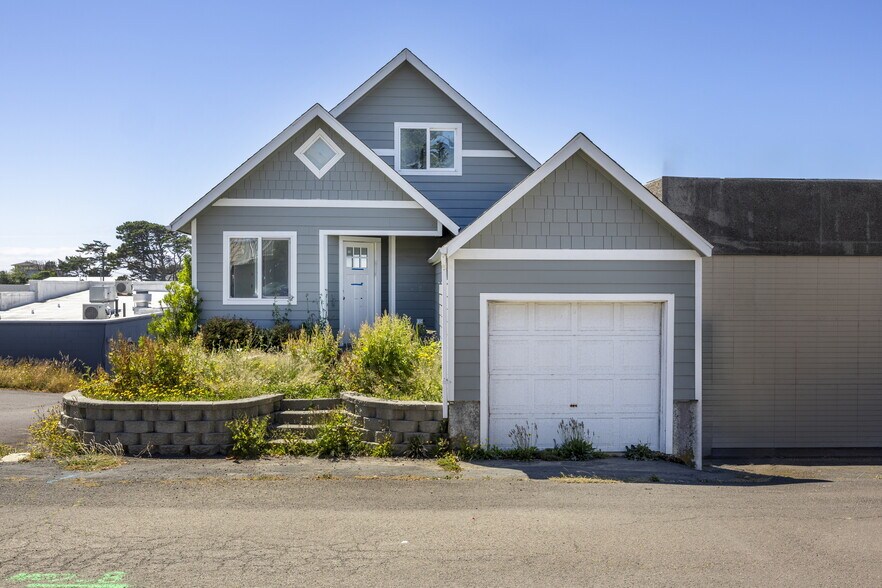 More Photos Of 1330 NE Highway 101, Lincoln City Restaurant For Sale
