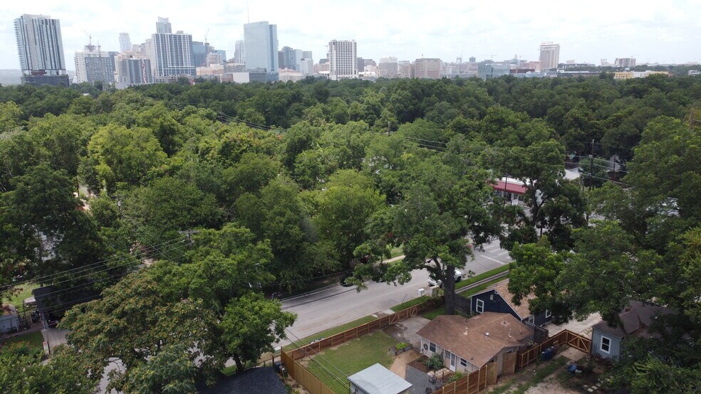 More Photos Of 1601 Holly St, Austin Medical For Lease