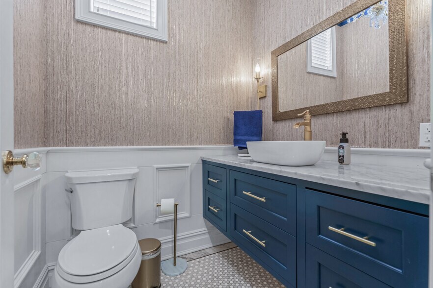 More Photos Of 431 Hempstead Ave, West Hempstead Office For Lease