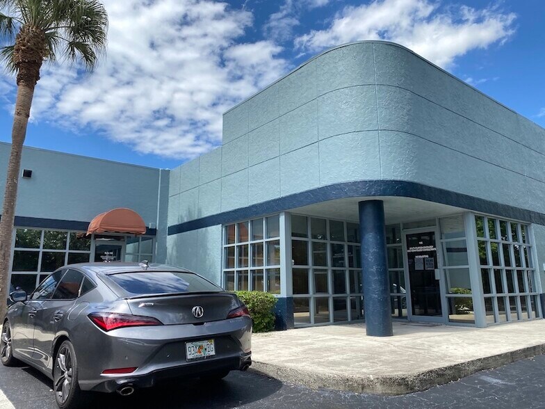 More Photos Of 7351 W Oakland Park Blvd, Fort Lauderdale Office For Sale