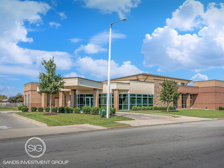 Primary Photo Of 200 W Broadway St, West Memphis Medical For Sale