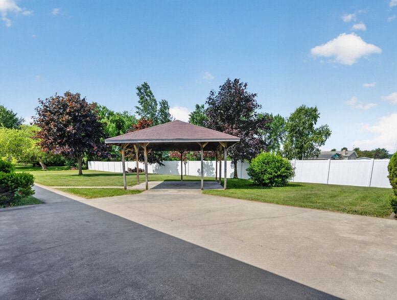 More Photos Of 200 S 4th St, Kawkawlin Assisted Living For Sale