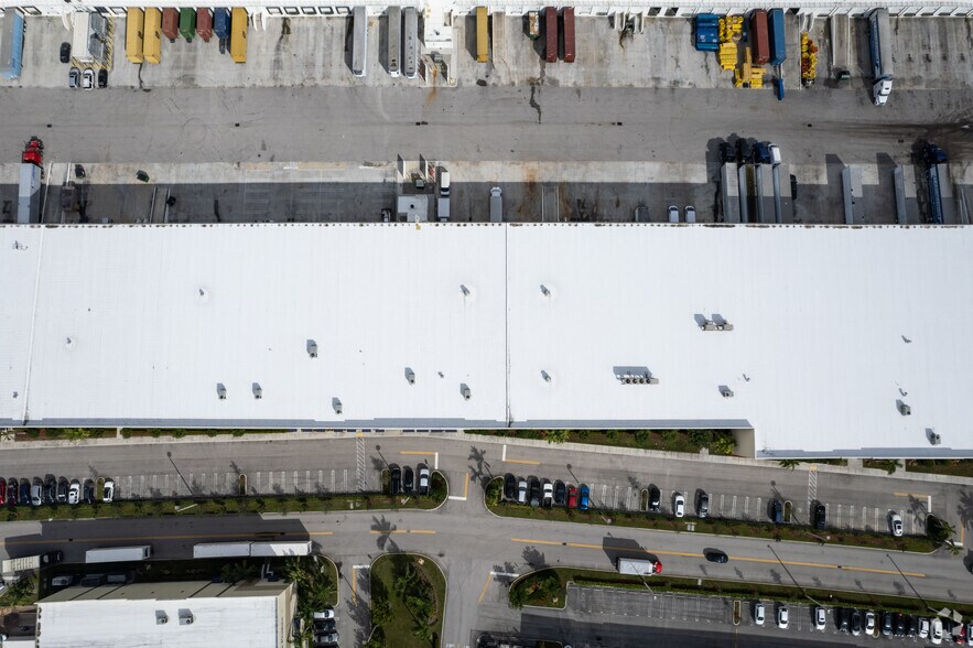 More Photos Of 11411 NW 107 St, Miami Warehouse For Lease