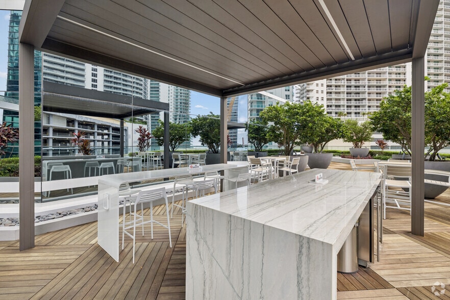 More Photos Of 1221 Brickell Ave, Miami Coworking Space