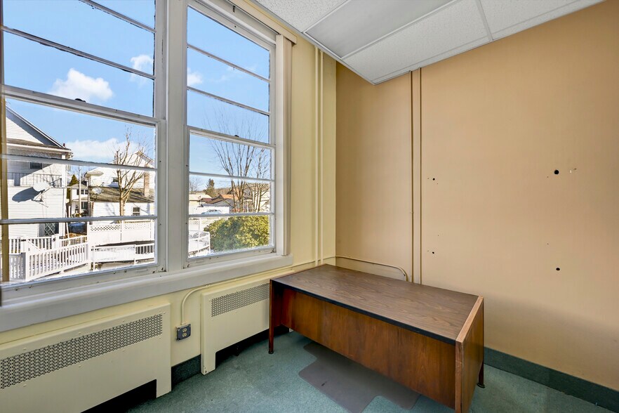 More Photos Of 301 Delaware Ave, Olyphant Office For Sale