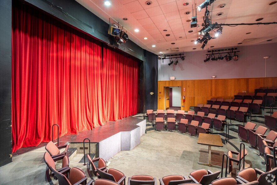 More Photos Of 29 Castle Pl, New Rochelle Schools For Lease