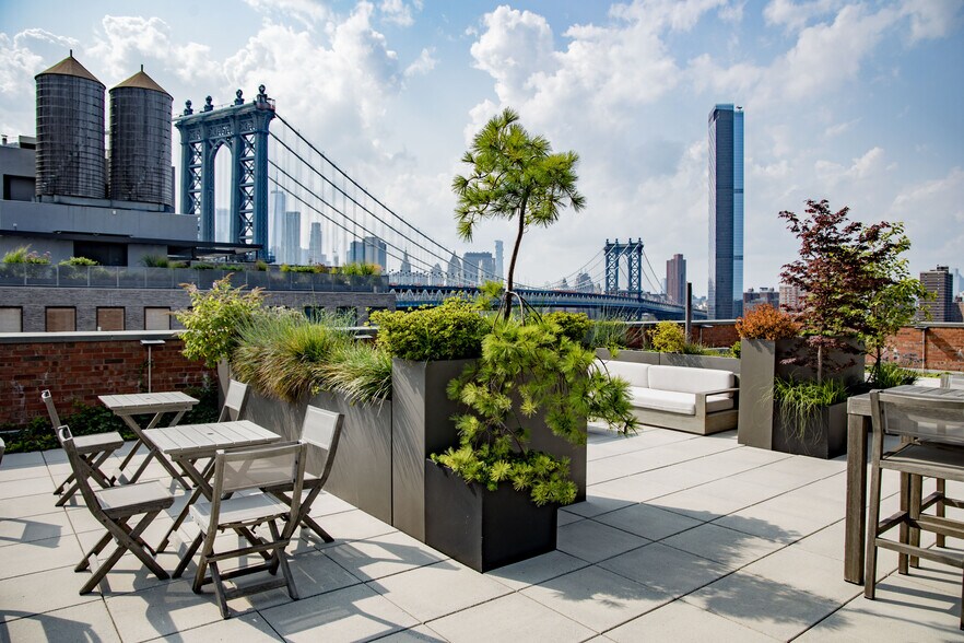 More Photos Of 10 Jay St, Brooklyn Office For Lease