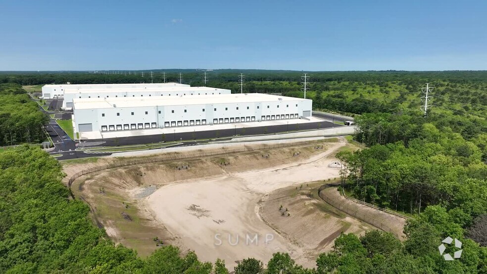 Primary Photo Of 1001 Express Drive North, Yaphank Unknown For Lease
