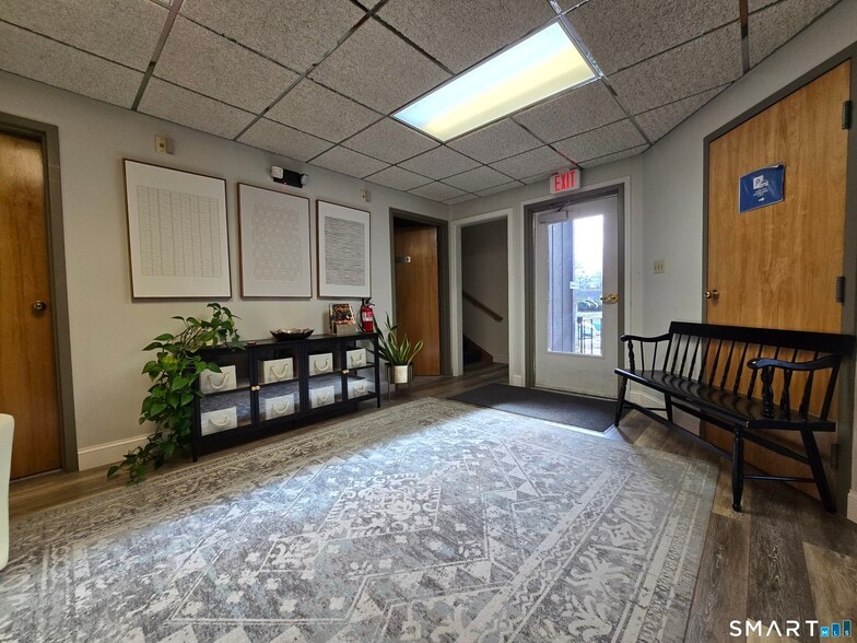 More Photos Of 1006 S Main St, Plantsville Office For Lease