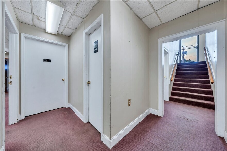 More Photos Of 356-358 Campbell Ave NW, Roanoke Office For Sale
