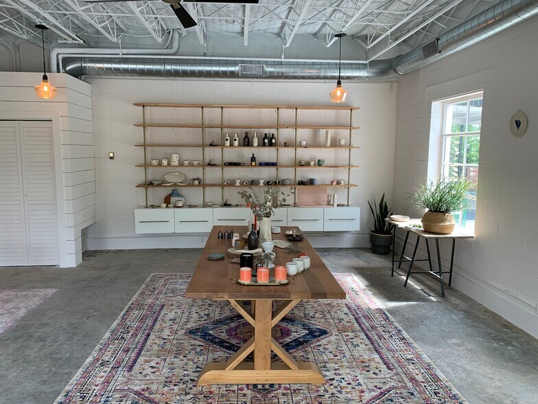 More Photos Of 1240 Chattahoochee Ave, Atlanta Flex For Lease