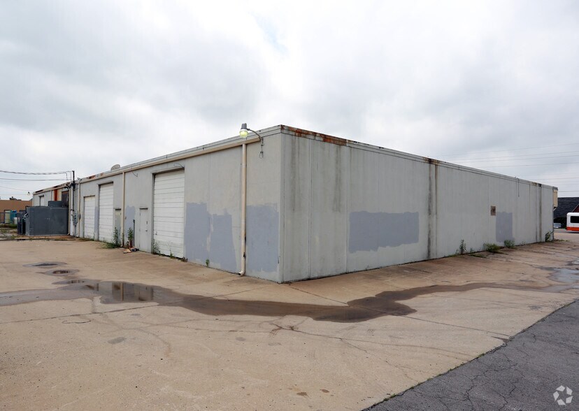 More Photos Of 309-317 N Aspen Ave, Broken Arrow Unknown For Lease