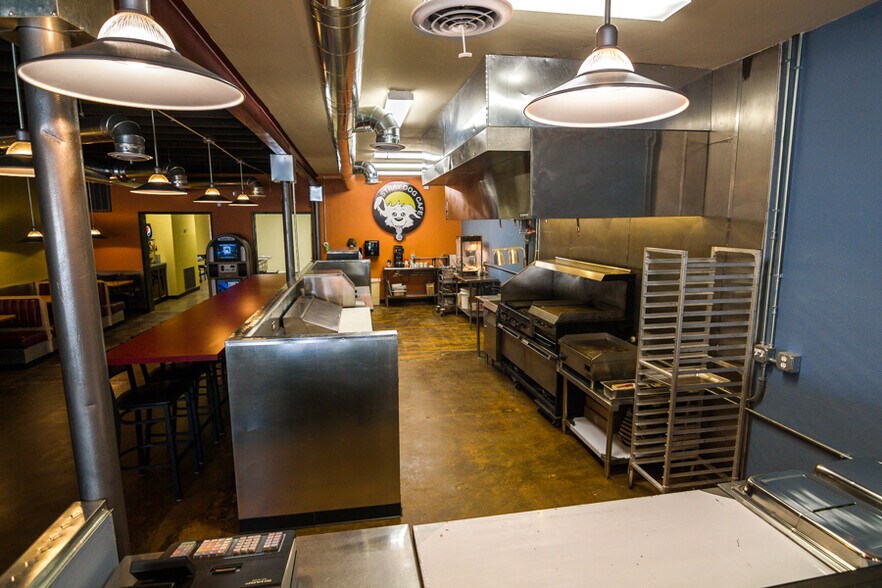 More Photos Of 6722 NW 39th Expy, Bethany Restaurant For Sale