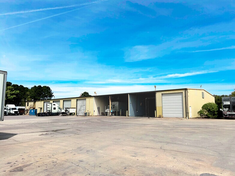 More Photos Of 4521 Higgins Rd, Mobile Industrial For Lease