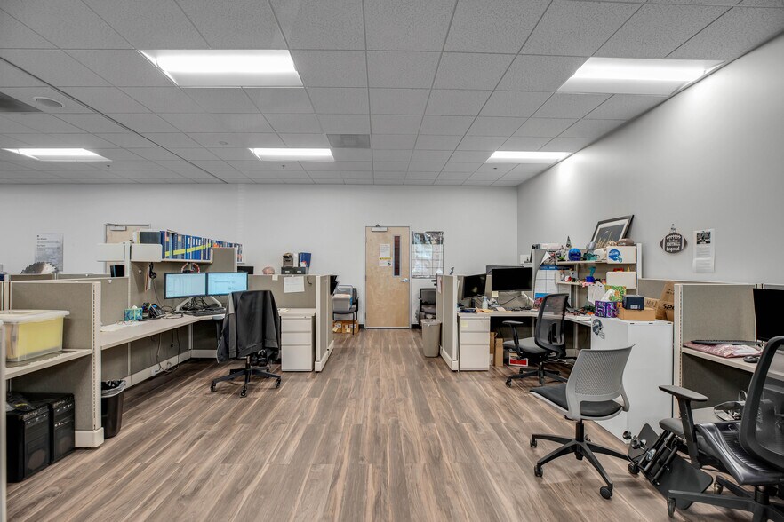 More Photos Of 5504 S 11th St, Ridgefield Distribution For Lease