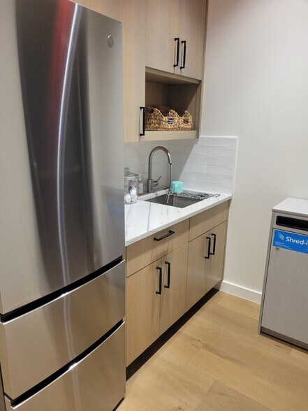 More Photos Of 4900 Bee Creek Rd, Spicewood Medical For Lease