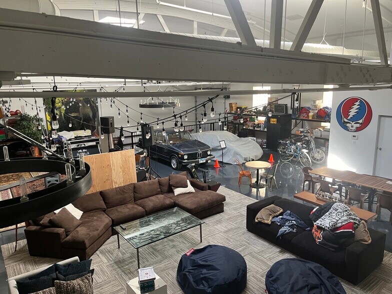 More Photos Of 2500 W Chicago Ave, Chicago Storefront For Lease