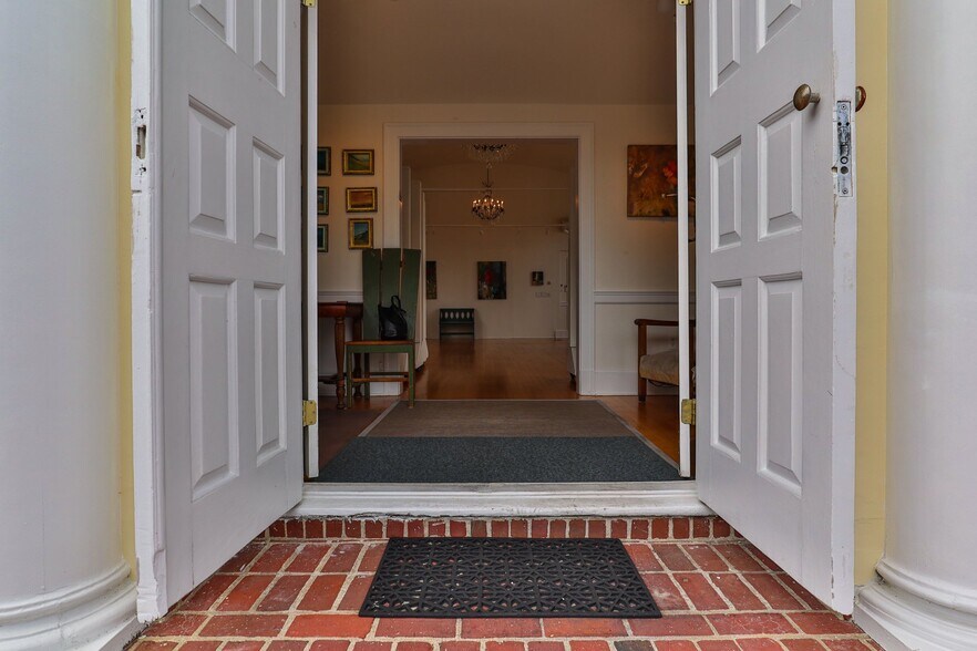 More Photos Of 418 Commercial St, Provincetown Storefront Retail Residential For Sale