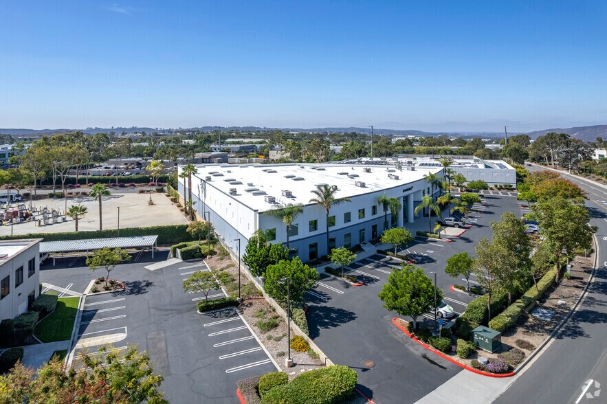 More Photos Of 13955 Stowe Dr, Poway Warehouse For Lease