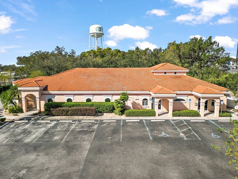 Primary Photo Of 1414 E Main St, Leesburg Medical For Lease