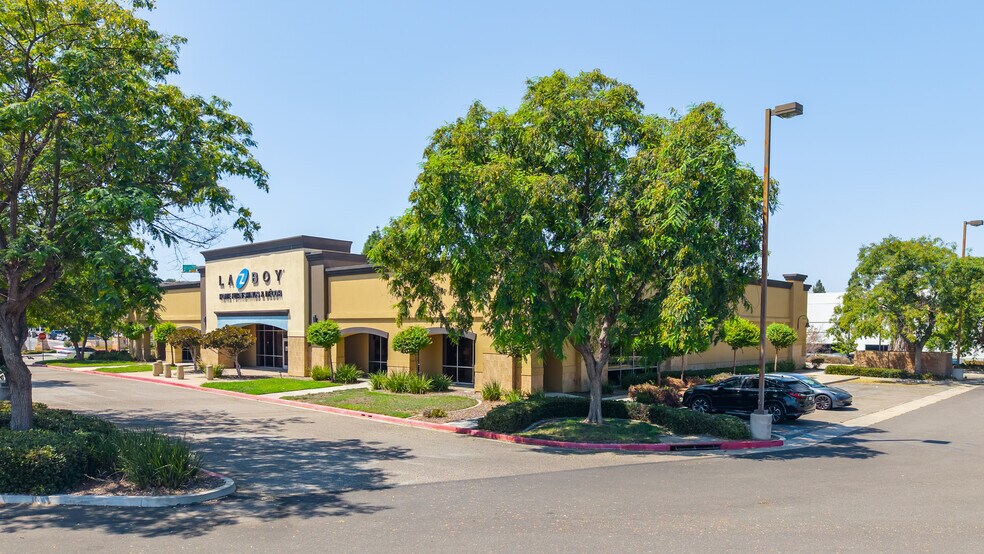 More Photos Of 23029 Eastpark Dr, Yorba Linda Freestanding For Sale