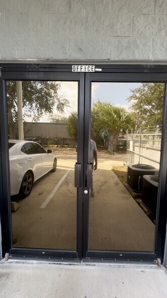 More Photos Of 5909 E Anno Ave, Orlando Auto Repair For Lease