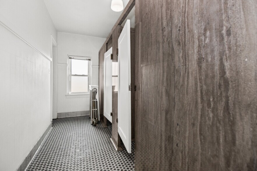 More Photos Of 4925-4933 W Patterson Ave, Chicago Apartments For Sale