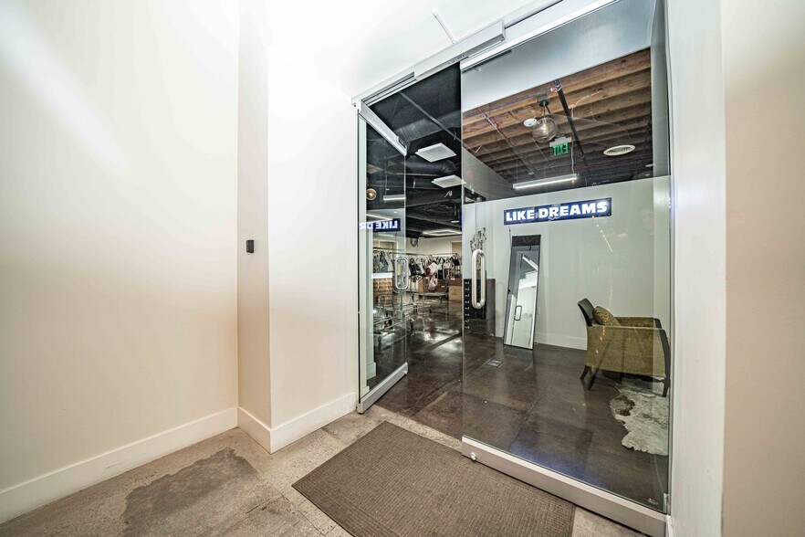 More Photos Of 2001 Saturn St, Monterey Park Light Distribution For Sale